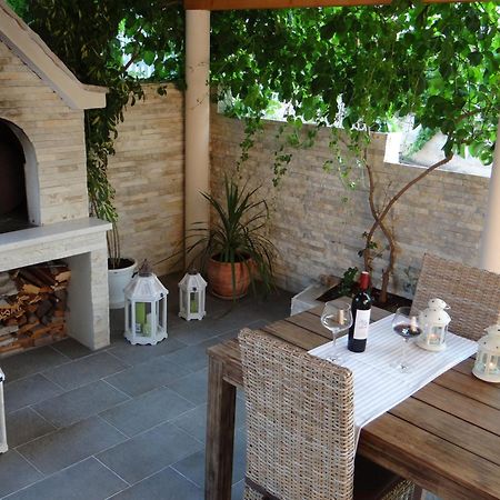 Apartments Iris Hvar Town Room photo