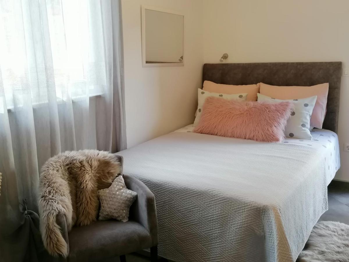 Apartments Iris Hvar Town Exterior photo