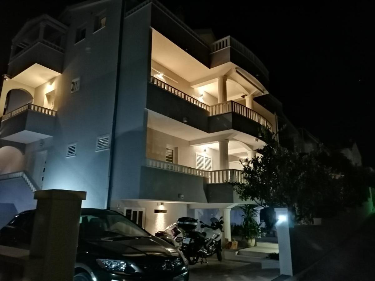 Apartments Iris Hvar Town Exterior photo
