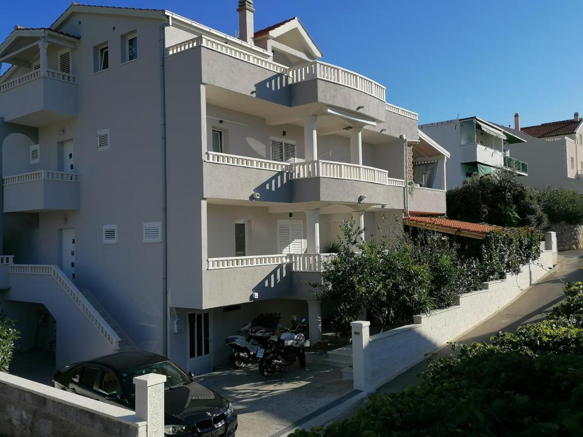 Apartments Iris Hvar Town Exterior photo