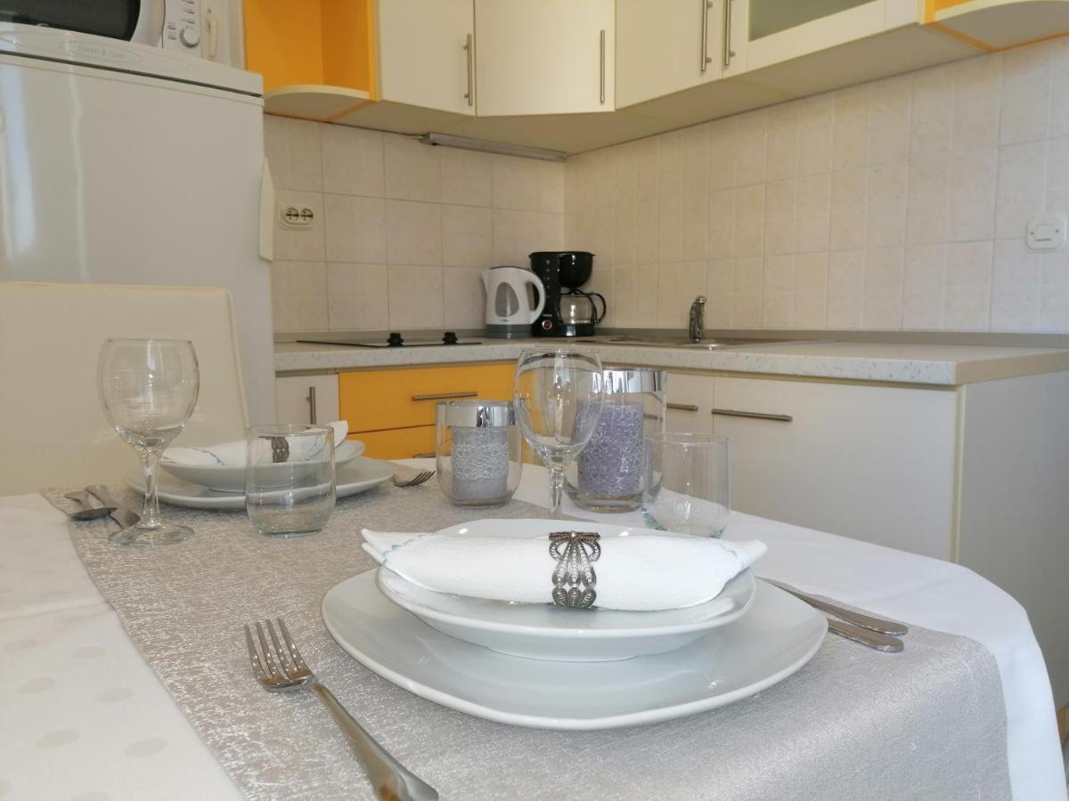 Apartments Iris Hvar Town Exterior photo