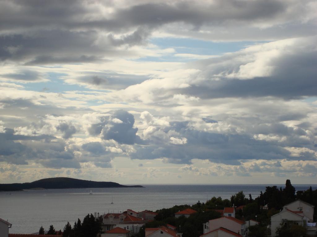 Apartments Iris Hvar Town Exterior photo
