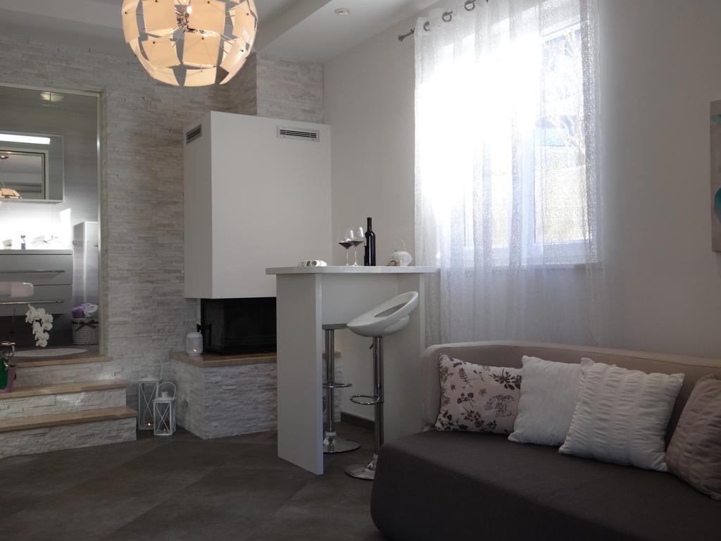 Apartments Iris Hvar Town Room photo