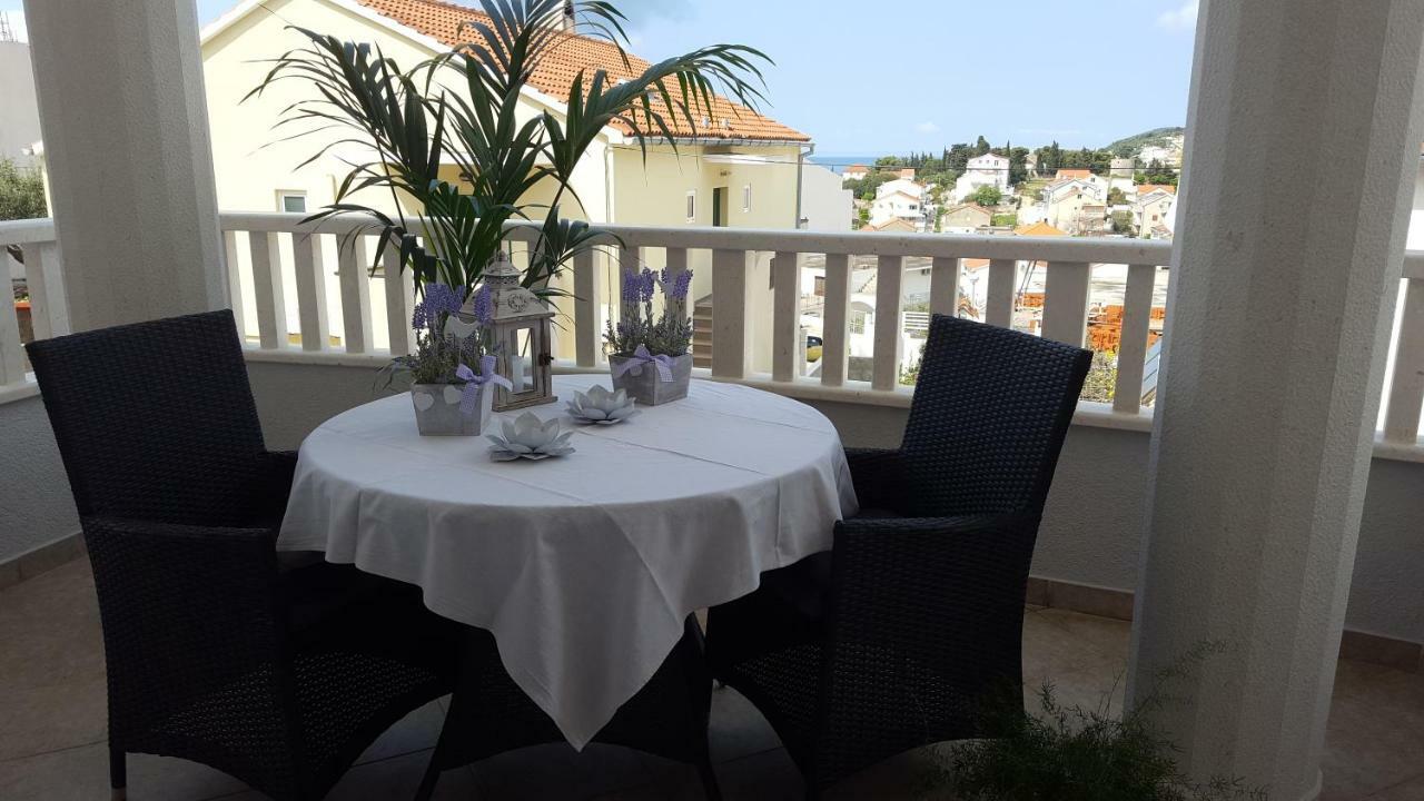 Apartments Iris Hvar Town Exterior photo