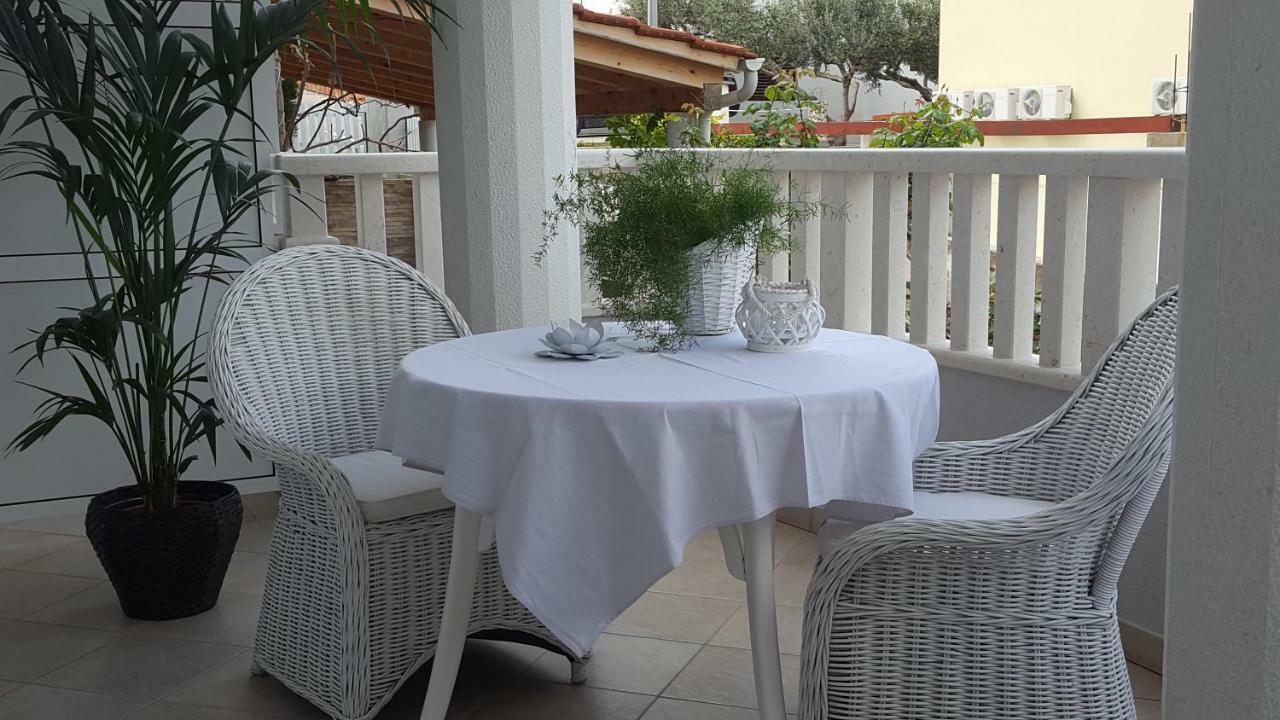 Apartments Iris Hvar Town Exterior photo